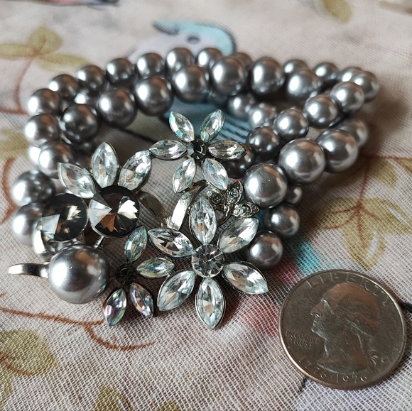 Gray Faux Pearl Marquis Rhinestone Rivoli Aurora Borealis Stretch Bracelet NEW - Picture 2 of 6